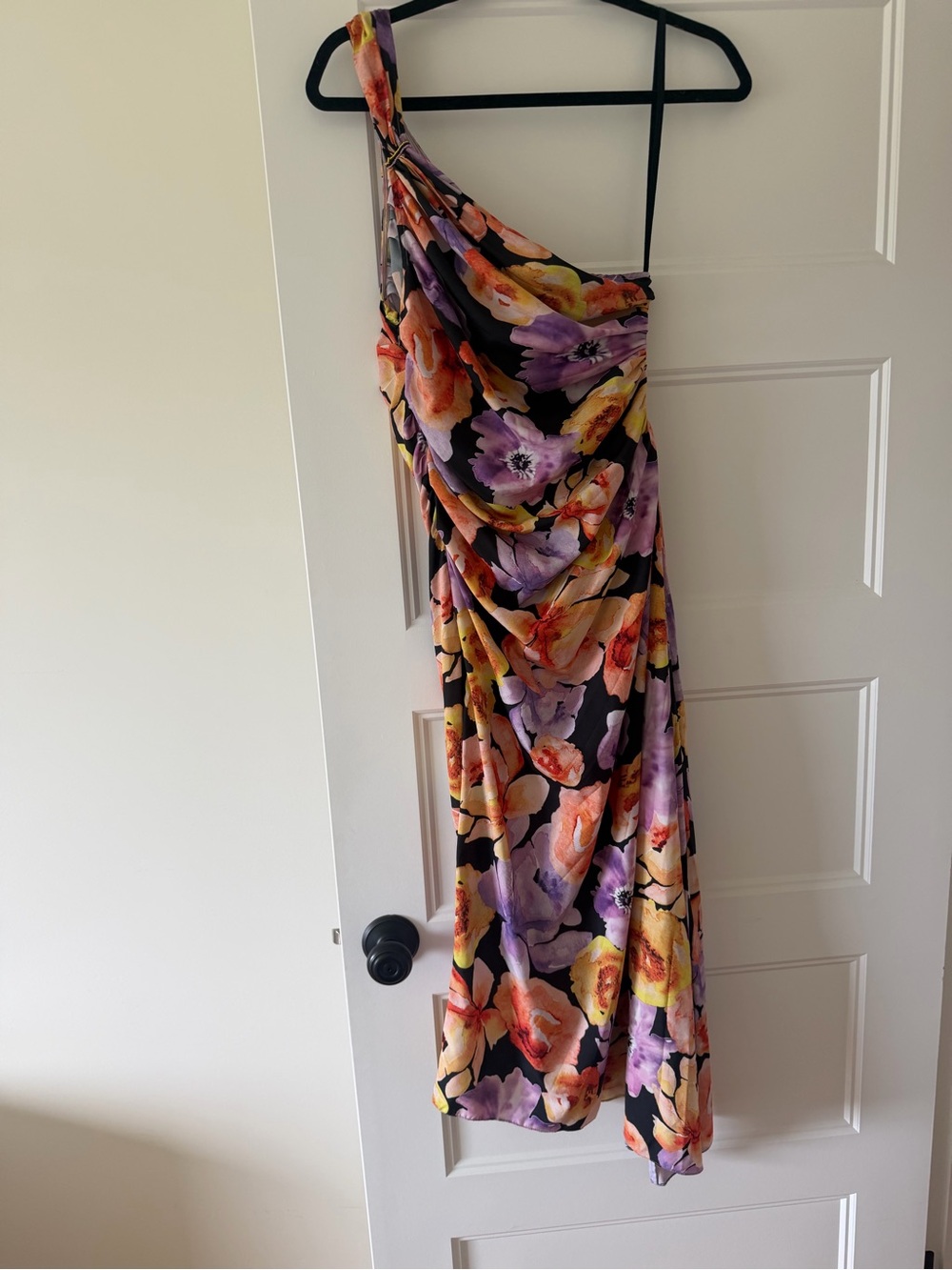 Geisha Design Floral One-Shoulder Midi Dress in Black with Orange & Purple Bloom